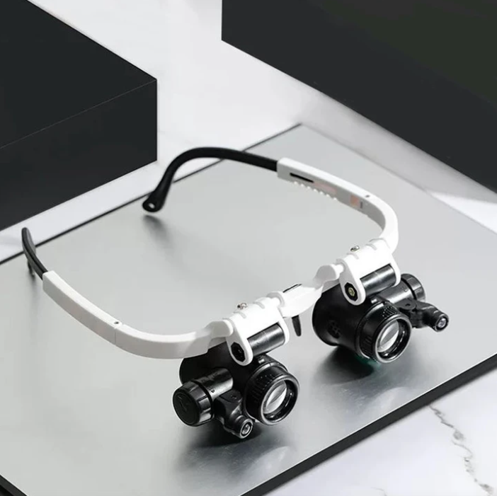 Precision Magnifier with Adjustable LED Lighting
