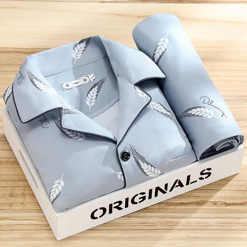 Men’s Lightweight Pajama Set – Stylish Feather Pattern Sleepwear