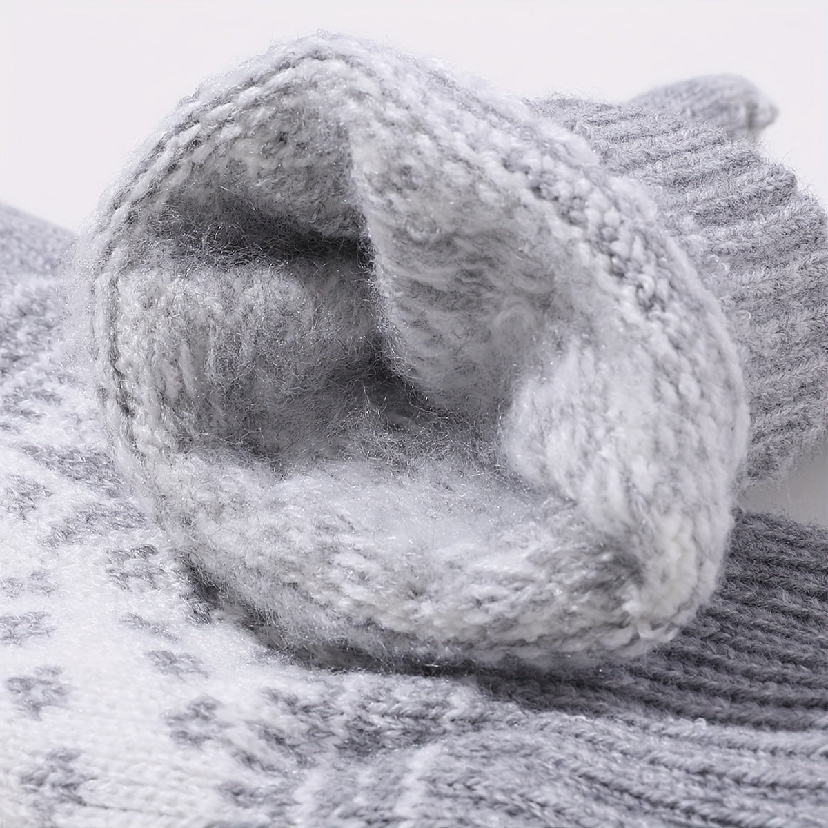 Winter Knit Gloves | Warm Snowflake Pattern