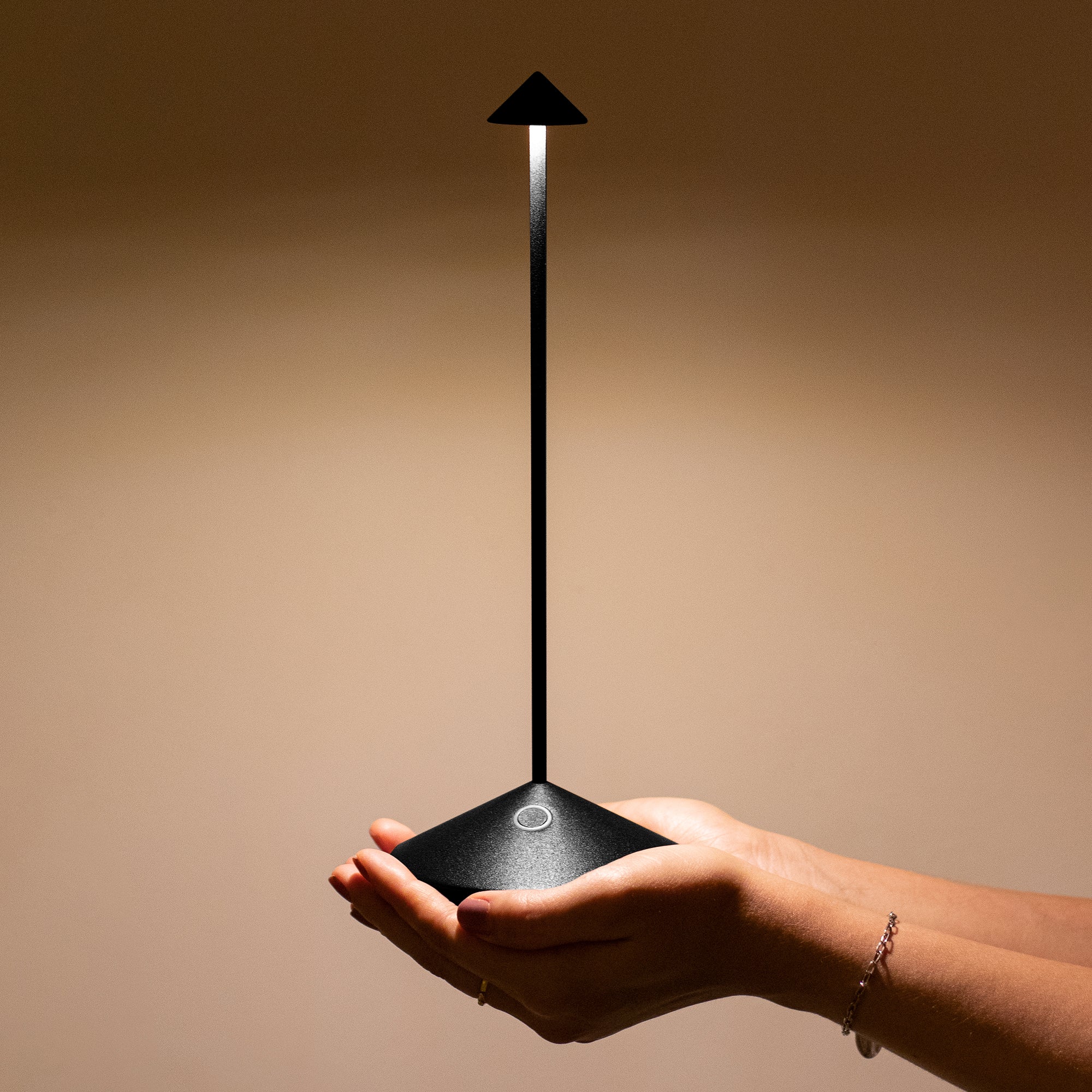 Rechargeable Wireless LED Table Lamp