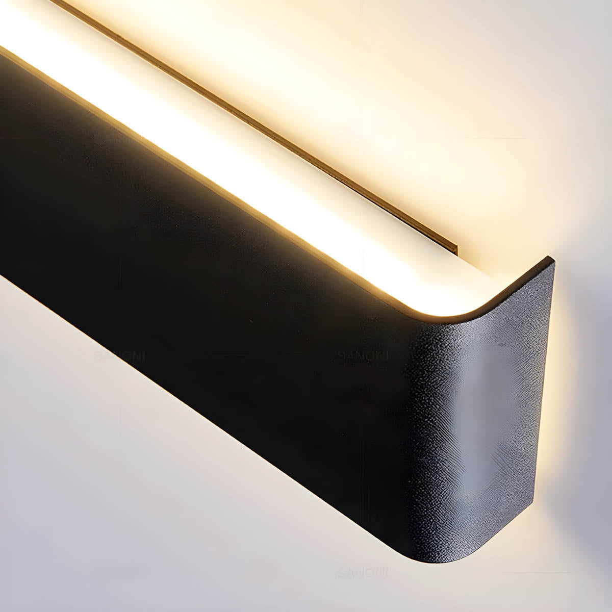 Elegant, Timeless, and Versatile Wall Lamp