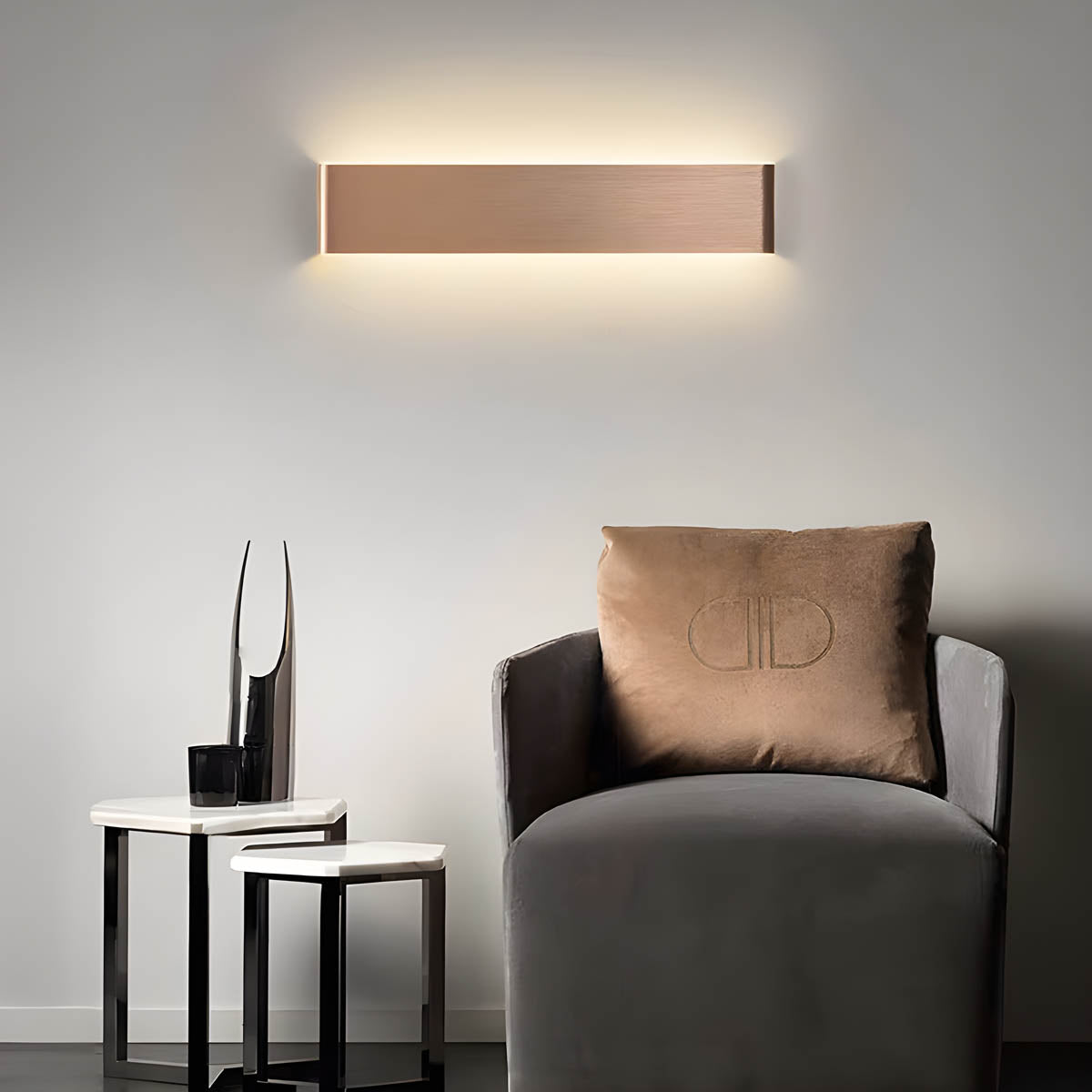 Elegant, Timeless, and Versatile Wall Lamp