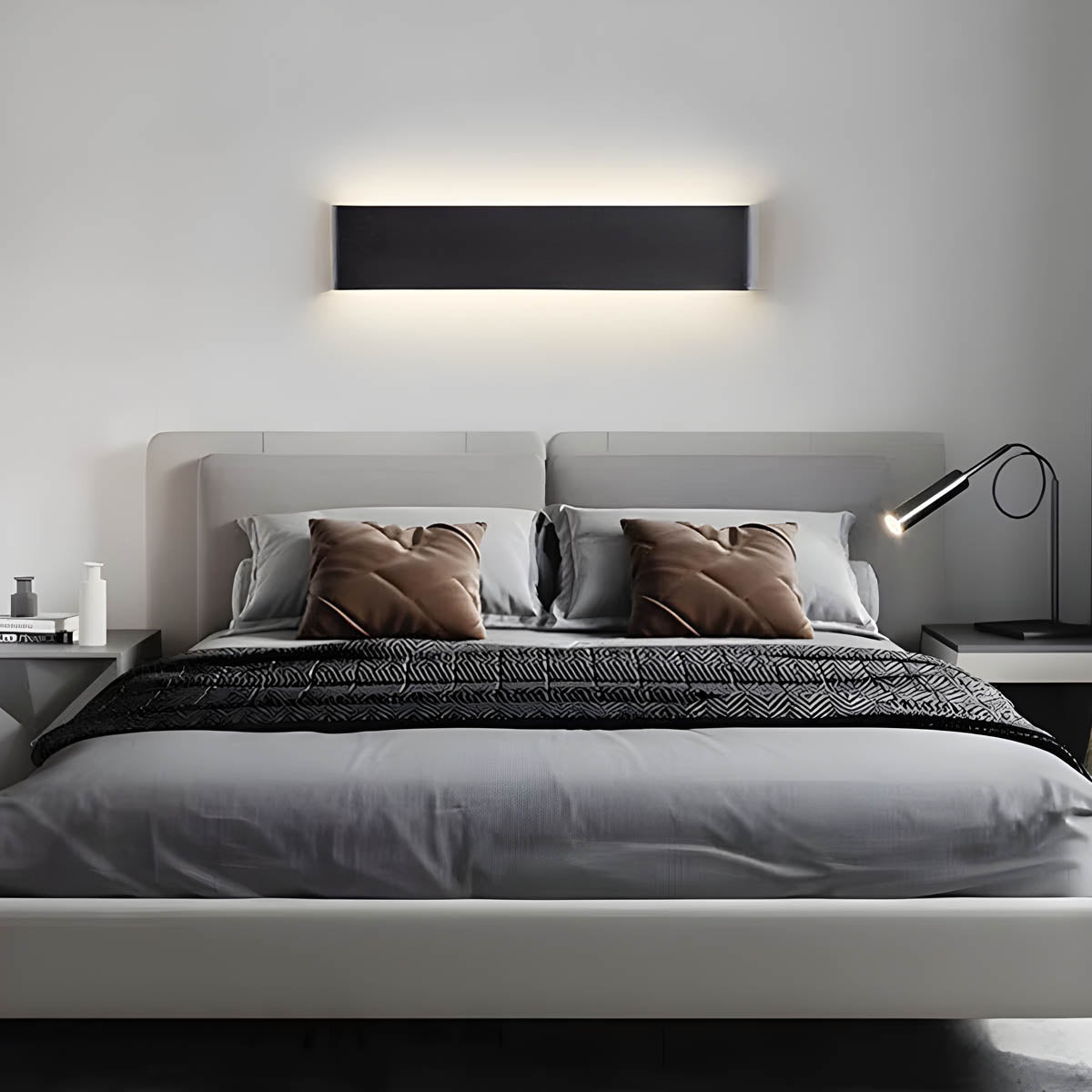 Elegant, Timeless, and Versatile Wall Lamp