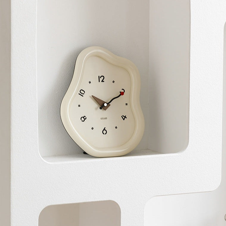 Distorted 3D Table Clock | Unique Timepiece for Lounge and Living Room