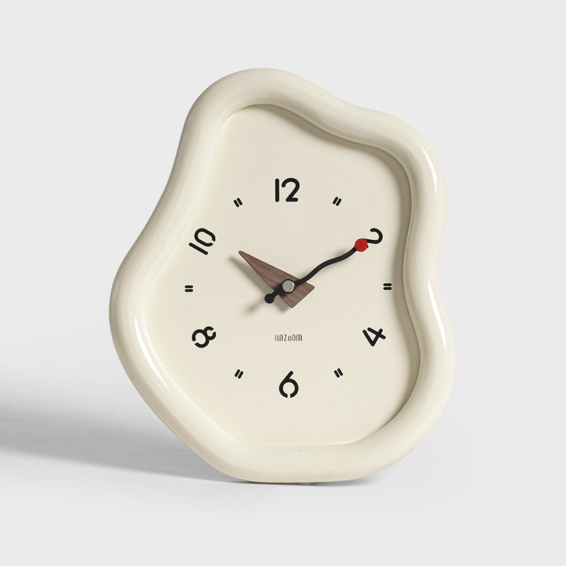 Distorted 3D Table Clock | Unique Timepiece for Lounge and Living Room