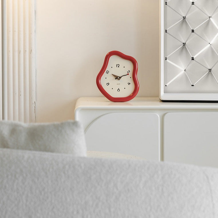 Distorted 3D Table Clock | Unique Timepiece for Lounge and Living Room