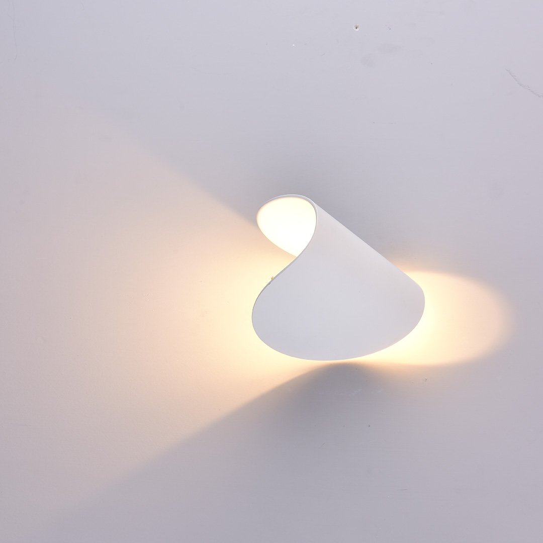 Twist Modern Wall Lamp | Stylish and Sleek Wall Light for Contemporary Spaces