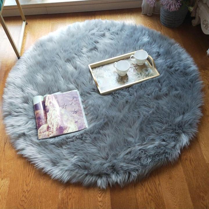 Faux Fur Round Area Rug | Soft and Plush Sheepskin Style Rug for Living Room