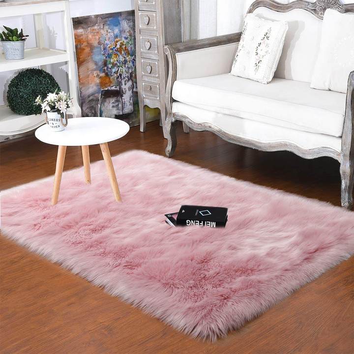 Faux Fur Round Area Rug | Soft and Plush Sheepskin Style Rug for Living Room