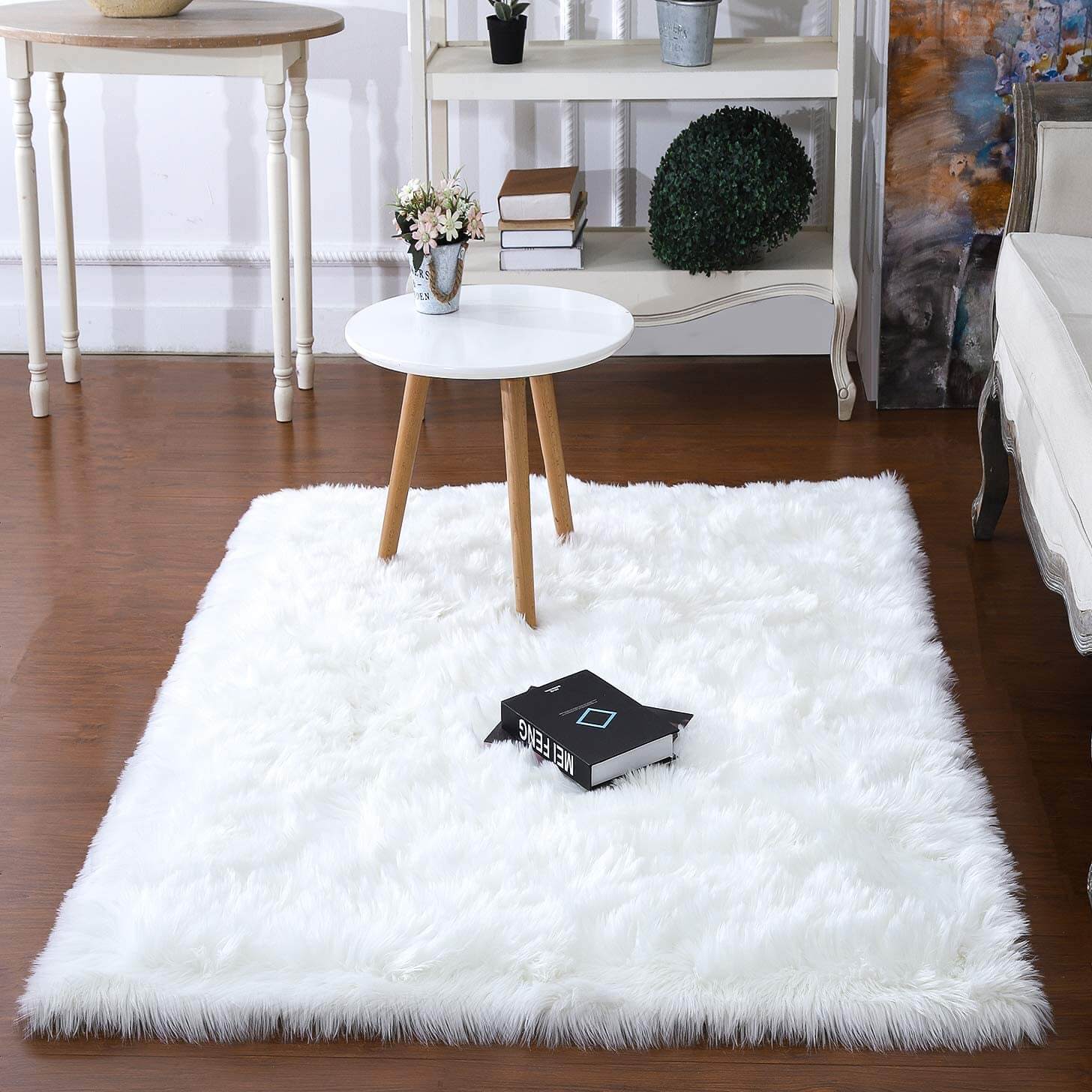 Faux Fur Round Area Rug | Soft and Plush Sheepskin Style Rug for Living Room