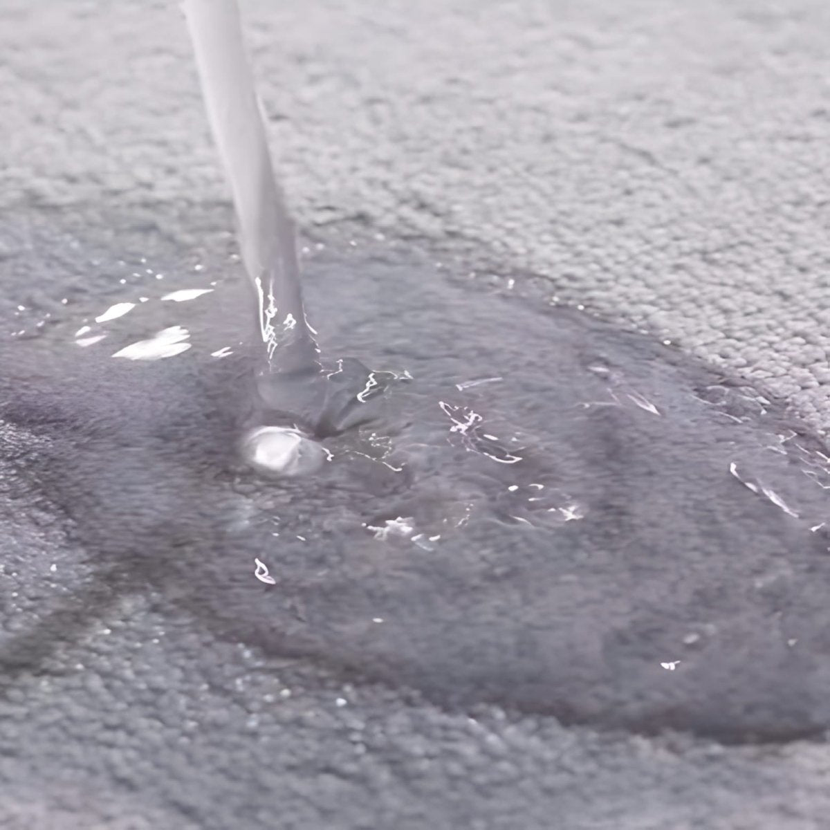 Super Absorbent Velvet Bath Mat | Anti-Slip, Quick-Dry Bathroom Rug