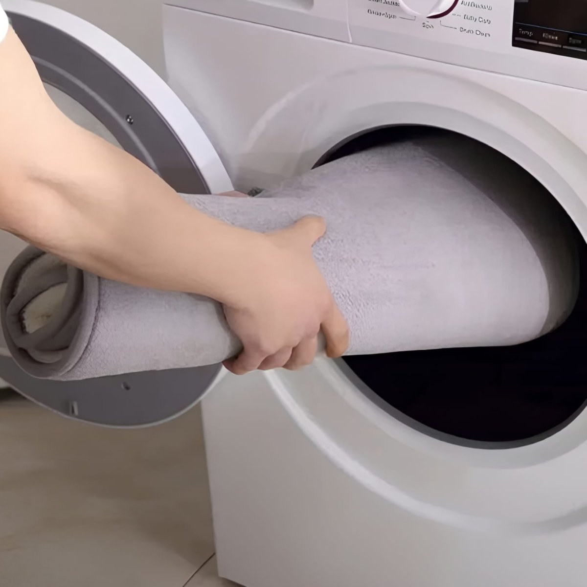 Super Absorbent Velvet Bath Mat | Anti-Slip, Quick-Dry Bathroom Rug