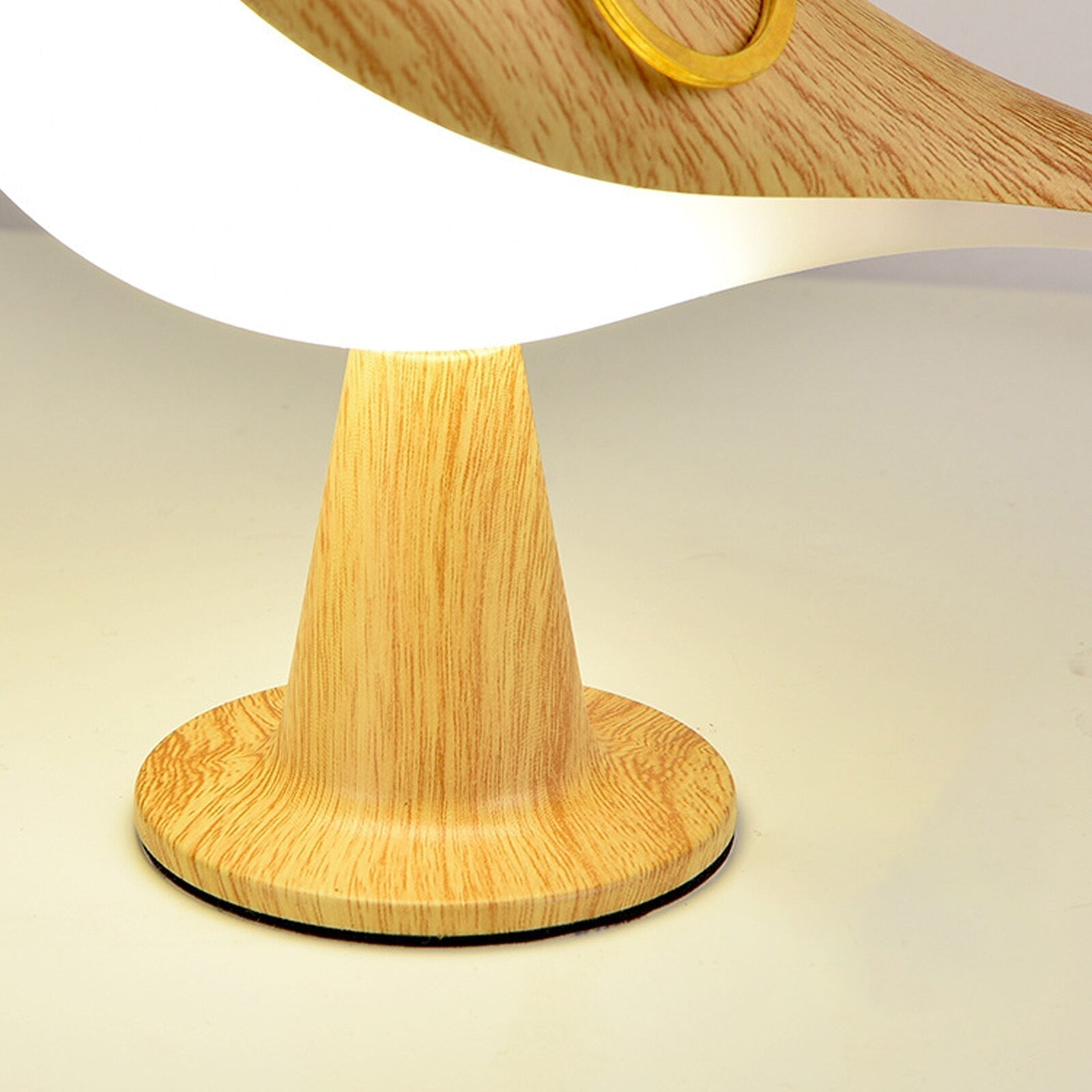 Elegant Bird Table Lamp