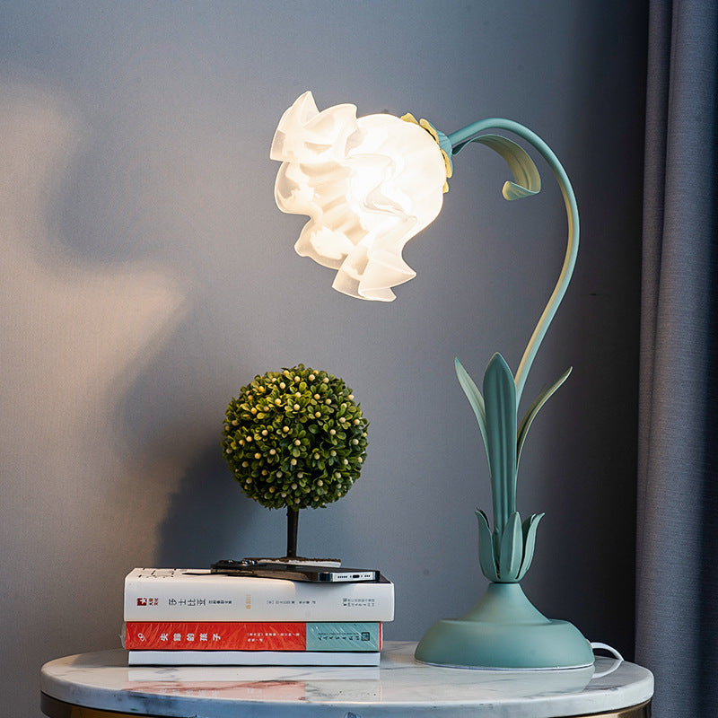 Lily Floral Table Lamp