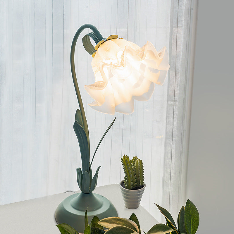 Lily Floral Table Lamp