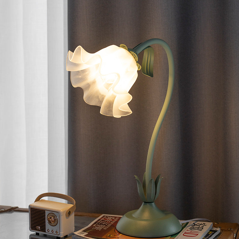 Lily Floral Table Lamp