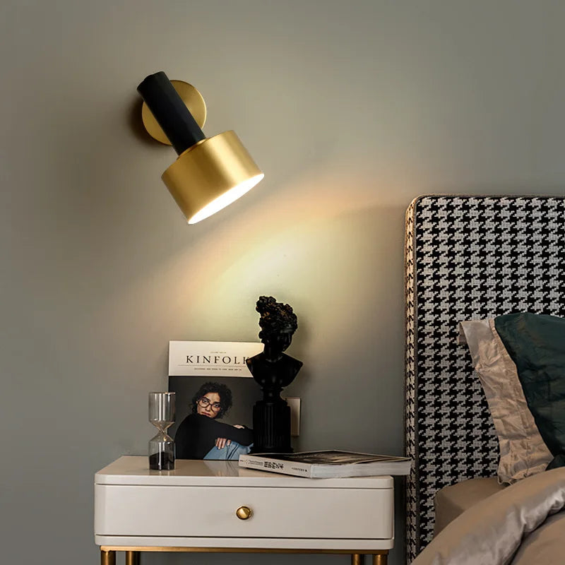 GoldGleam - Luxury Wall Lamp | Elegant Lighting for Any Interior.