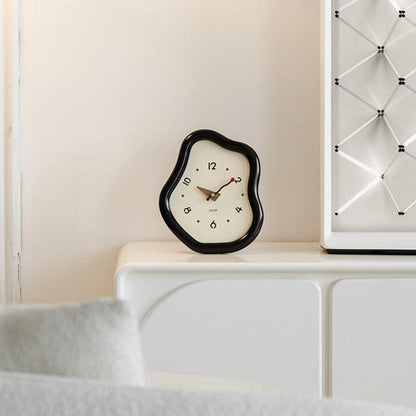 Distorted 3D Table Clock | Unique Timepiece for Lounge and Living Room