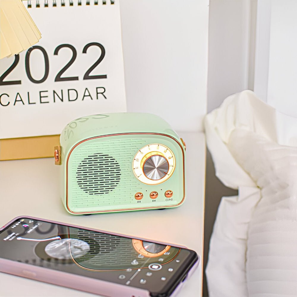 Classic Retro Bluetooth Speaker - Stylish Wireless Sound System with Vintage Radio Design - Luxyecs