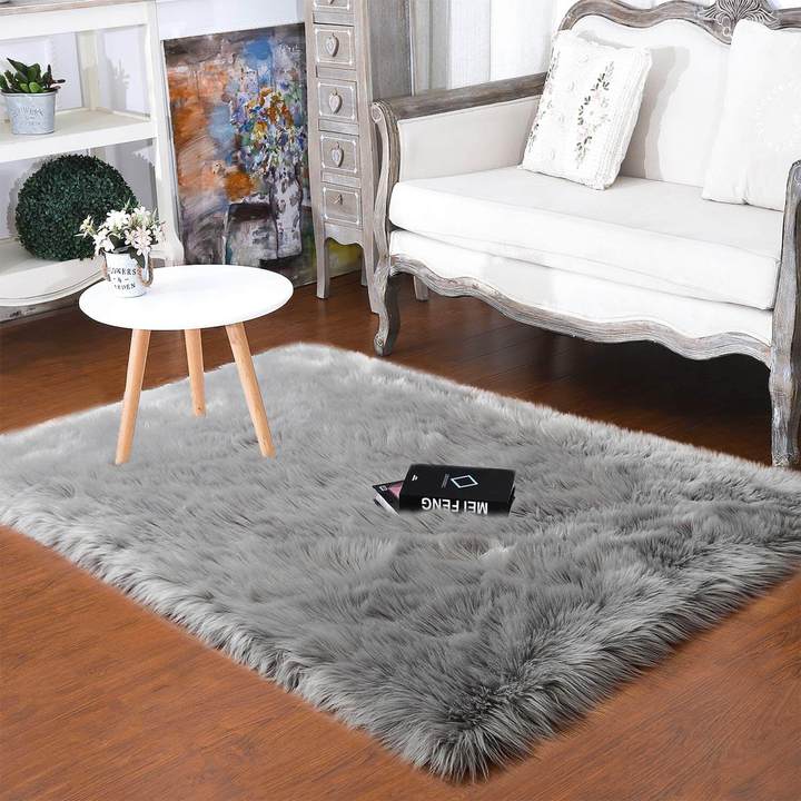 Faux Fur Round Area Rug | Soft and Plush Sheepskin Style Rug for Living Room