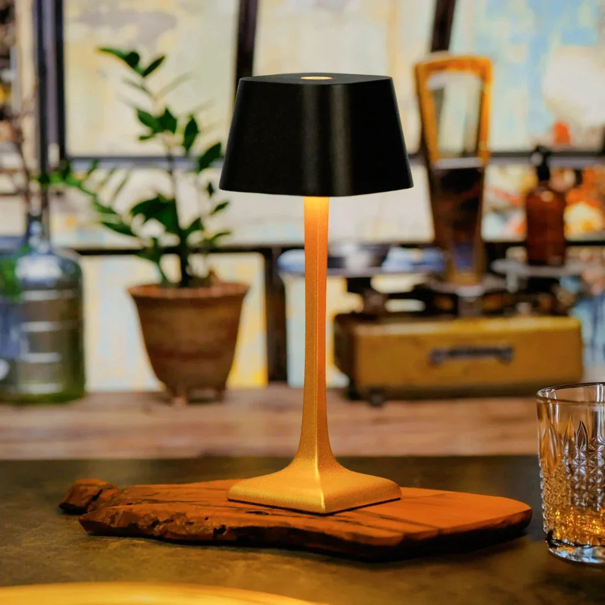 Eleganza™ Table Lamp