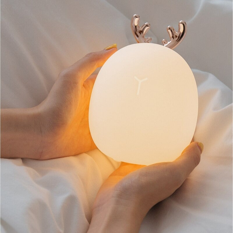 Cordless silicone children's bedside lamp