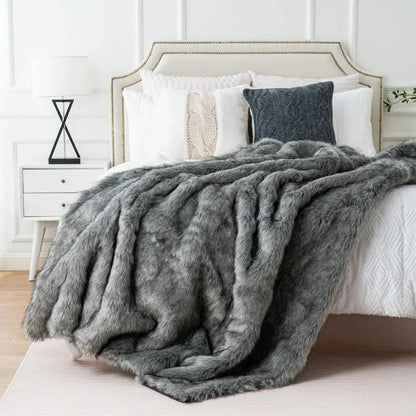 Luxyecs | Faux Fur Throw Blanket – Luxurious, Soft & Cozy Home Comfort